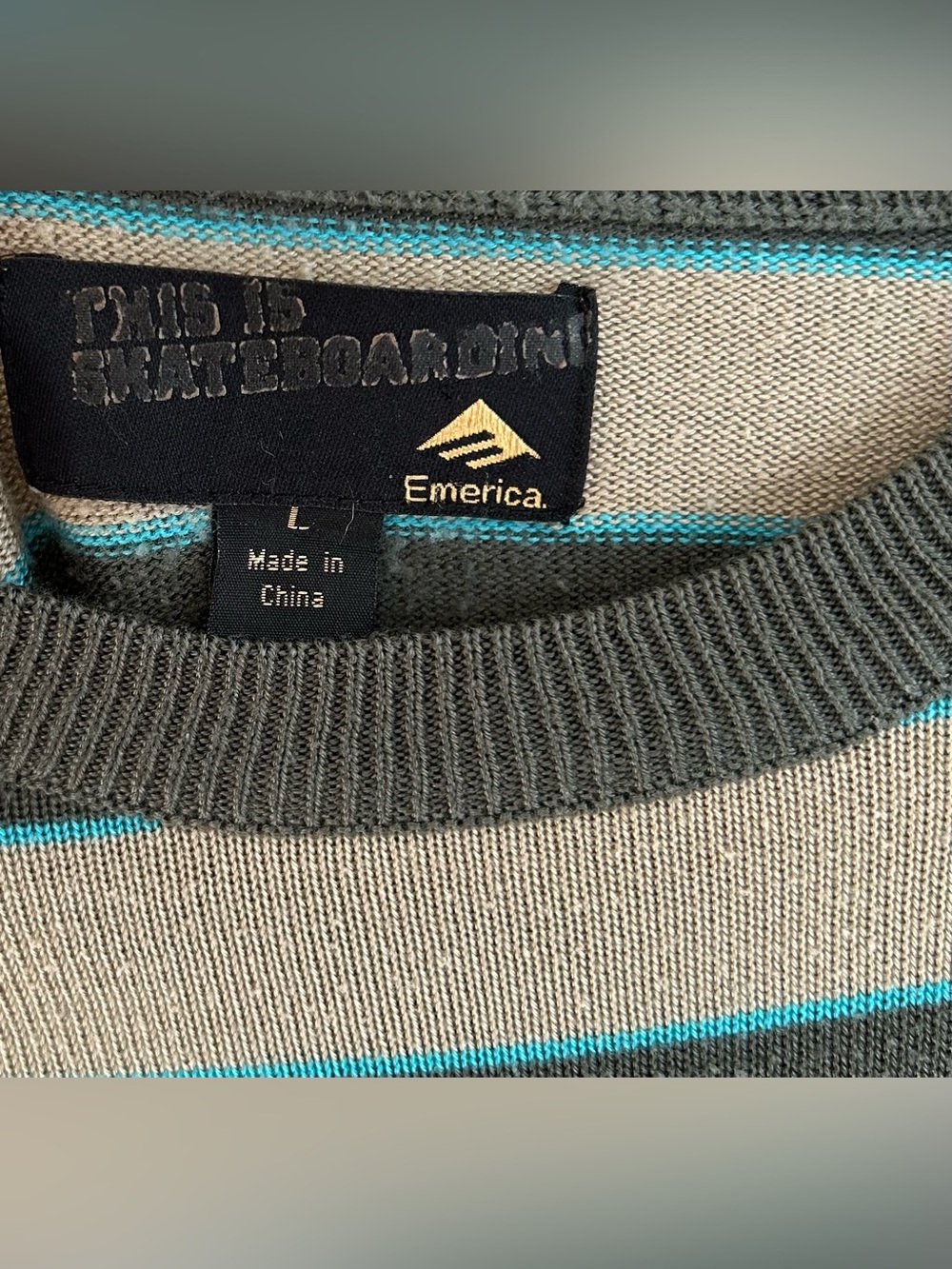 Emerica This is Skateboarding Men’s Sweater Wallride 2 Stripes Skater Grunge Y2K - Picture 5 of 9